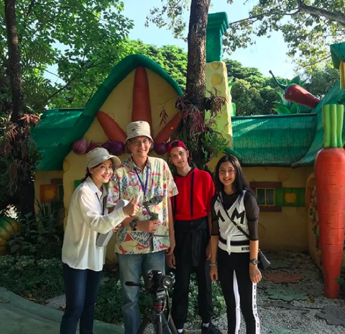 "กวาง กมลชนก" เผยภาพลูกชาย "น้องเน็ต”  ขึ้นจากทะเลได้หล่อมาก สาวๆ กรี๊ดสลบทีเดียว