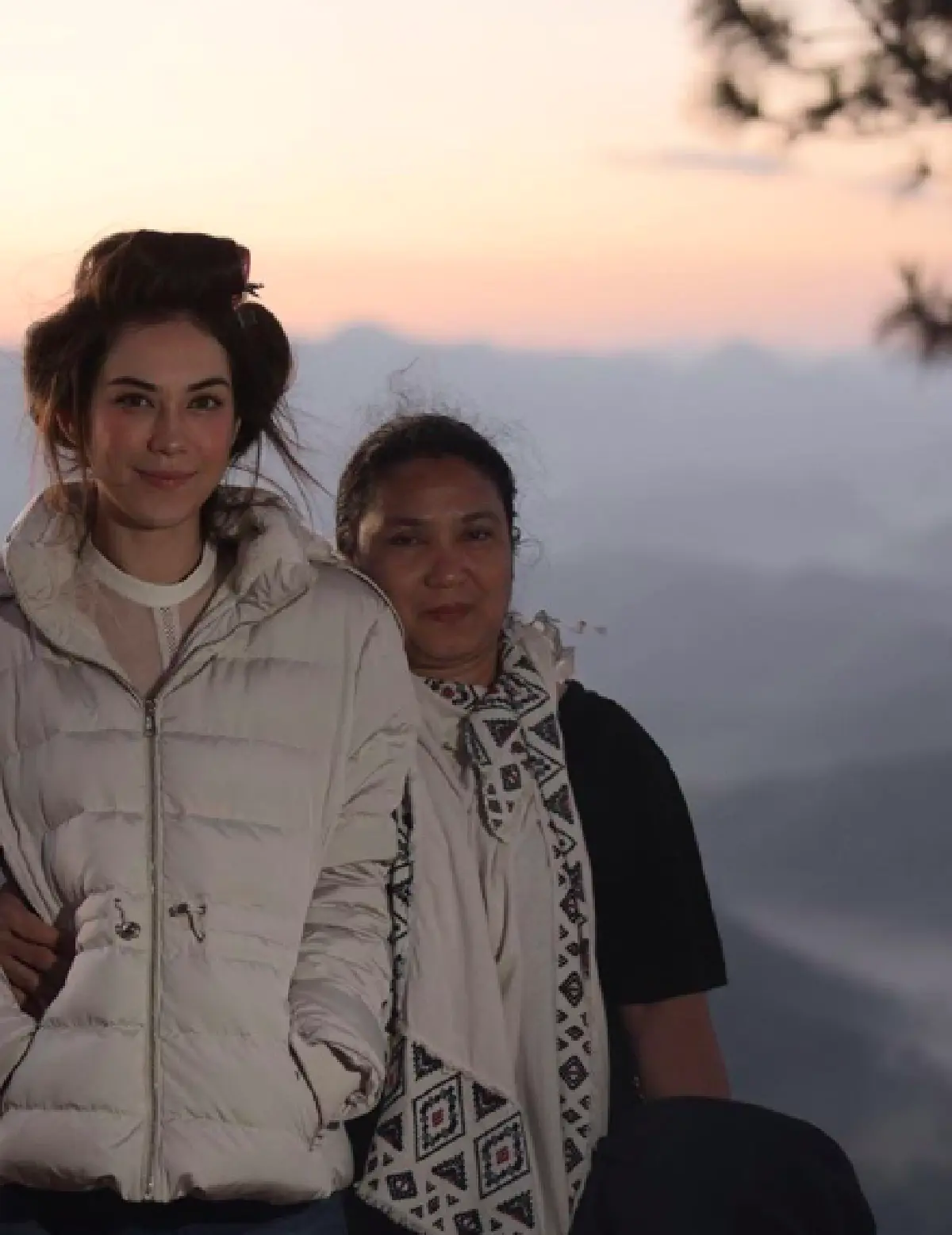 "แม่นีย์" ร่วมบริจาคเงินให้โครงการก้าว พร้อมขอผลบุลทั้งหมดส่งให้ลูกสาว "แมท ภีรนีย์"