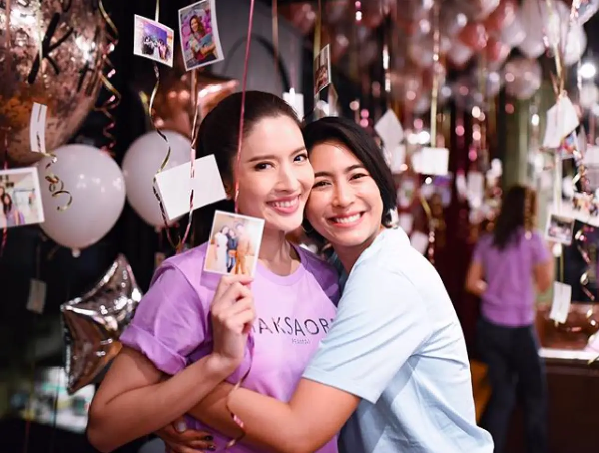 โมเมนต์ชวนอบอุ่นใจ "จุ๋ย" เซอร์ไพรส์วันเกิด “แอฟ" แต่ดันซึ้งร้องไห้ทั้งคู่ กับมิตรภาพดีที่มีให้กัน