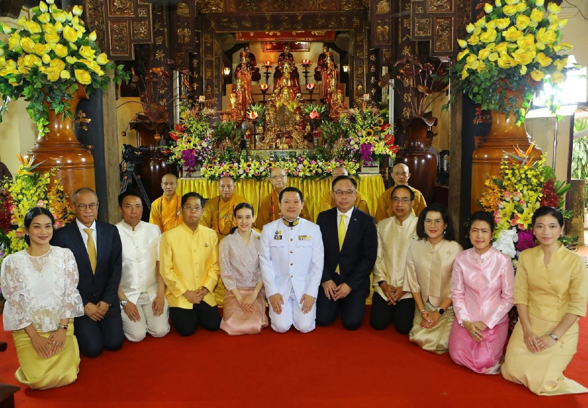 อัญเชิญผ้าพระกฐินพระราชทานทอดถวายครั้งแรกในประเทศเวียดนาม