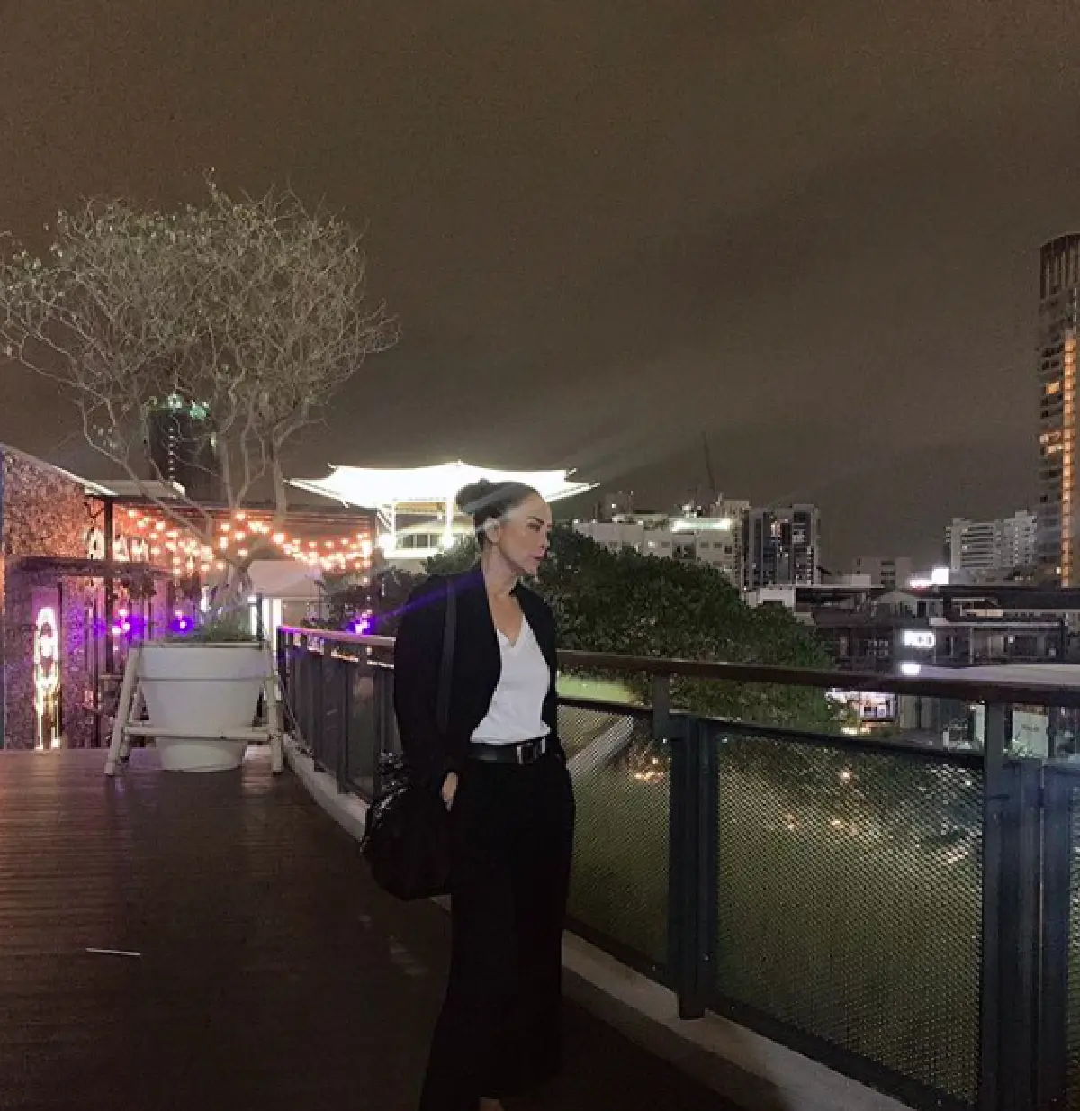 "ต่าย เพ็ญพักตร์” ทำพิธีลอยอังคาร “โตน” พร้อมเอ่ยคำลา ส่งถึงฝั่งเป็นครั้งสุดท้าย