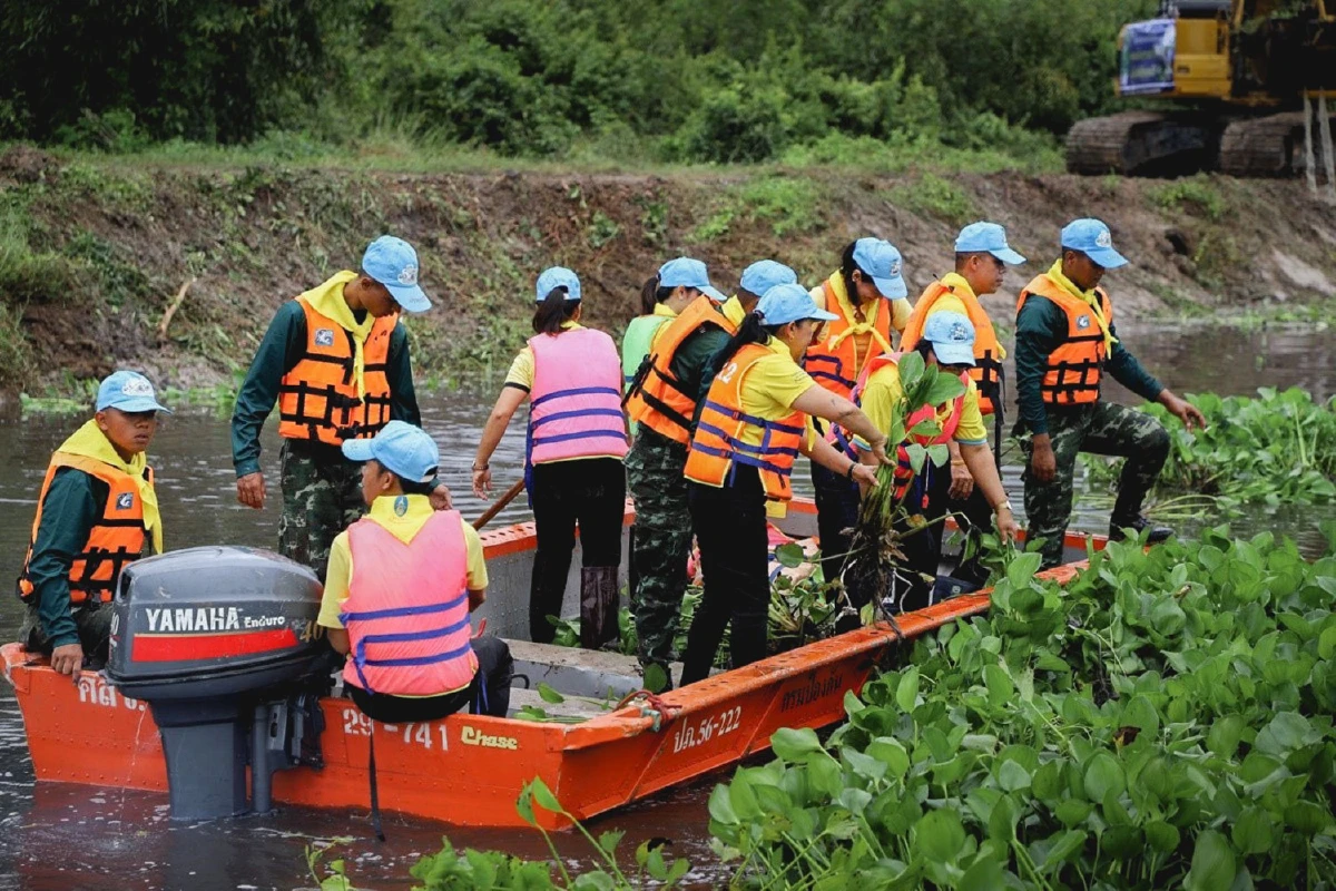 "จิตอาสา"พร้อมใจพัฒนาคลองสามกอง จ.สงขลาเพื่อรองรับการเกิดอุทกภัย