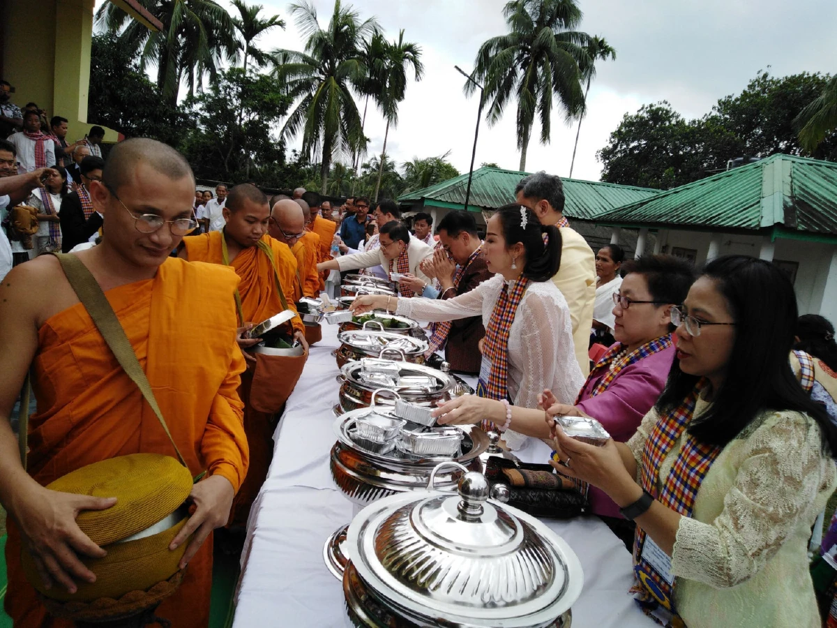 "บัวแก้ว"อัญเชิญผ้าพระกฐินพระราชทานไปทอดถวายวัดในอินเดีย