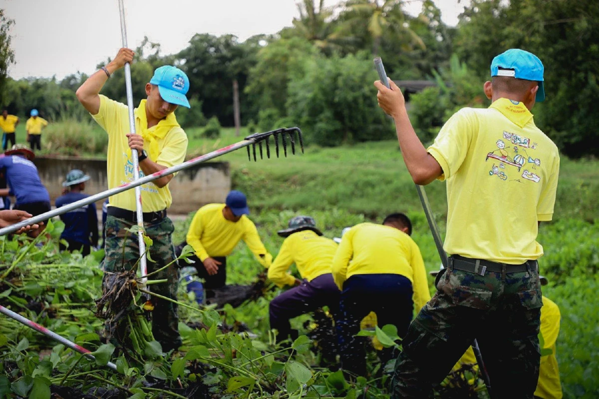 "จิตอาสา"พร้อมใจพัฒนาคลองสามกอง จ.สงขลาเพื่อรองรับการเกิดอุทกภัย