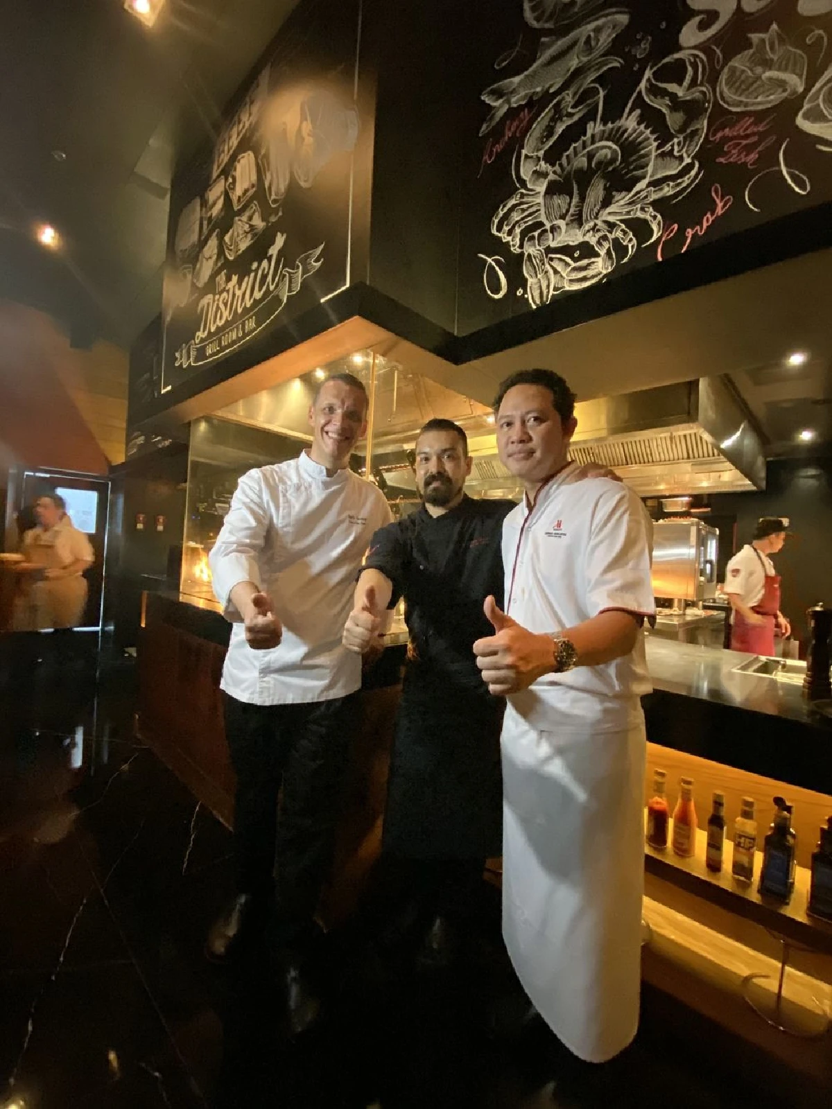 เดอะ ดิสทริคท์ กริลล์ รูม แอนด์ บาร์ มาแล้วห้ามพลาดเมนูไหนบ้าง