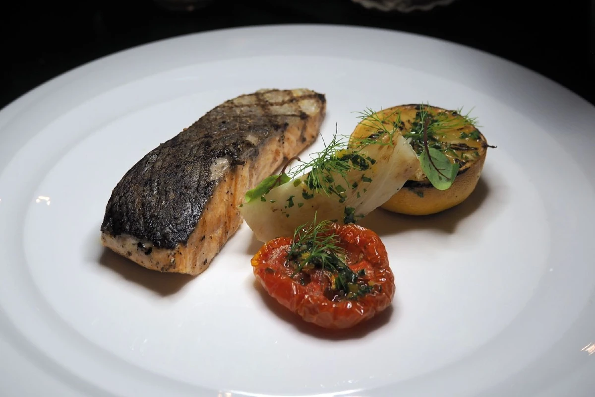 เดอะ ดิสทริคท์ กริลล์ รูม แอนด์ บาร์ มาแล้วห้ามพลาดเมนูไหนบ้าง