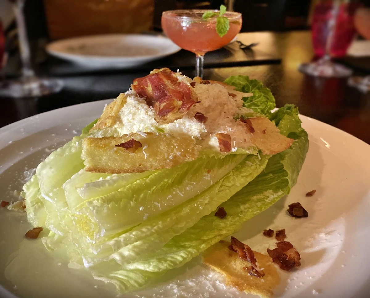 เดอะ ดิสทริคท์ กริลล์ รูม แอนด์ บาร์ มาแล้วห้ามพลาดเมนูไหนบ้าง