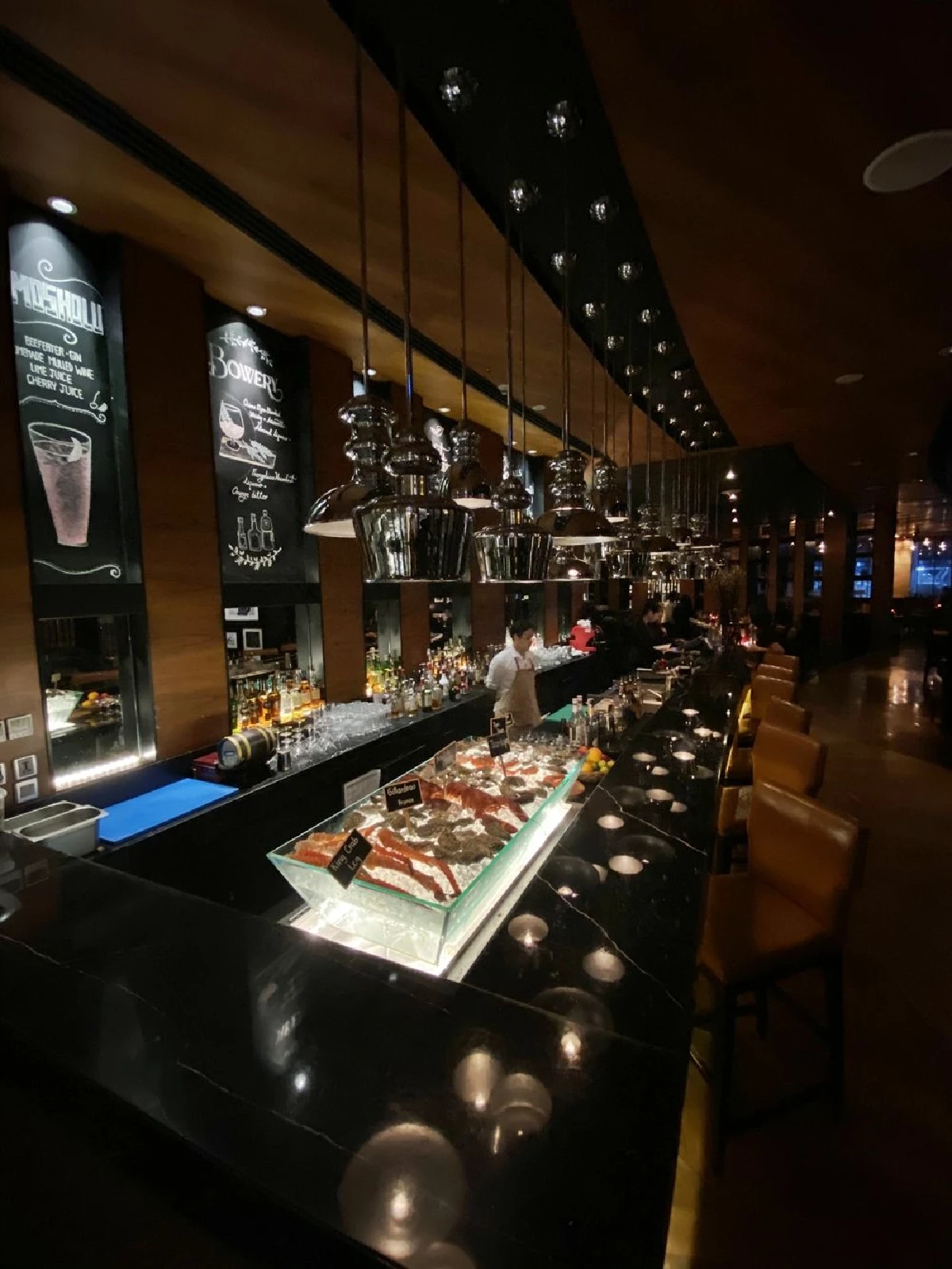 เดอะ ดิสทริคท์ กริลล์ รูม แอนด์ บาร์ มาแล้วห้ามพลาดเมนูไหนบ้าง