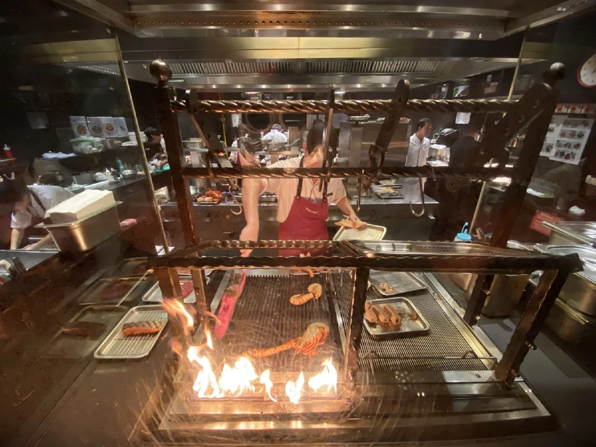 เดอะ ดิสทริคท์ กริลล์ รูม แอนด์ บาร์ มาแล้วห้ามพลาดเมนูไหนบ้าง