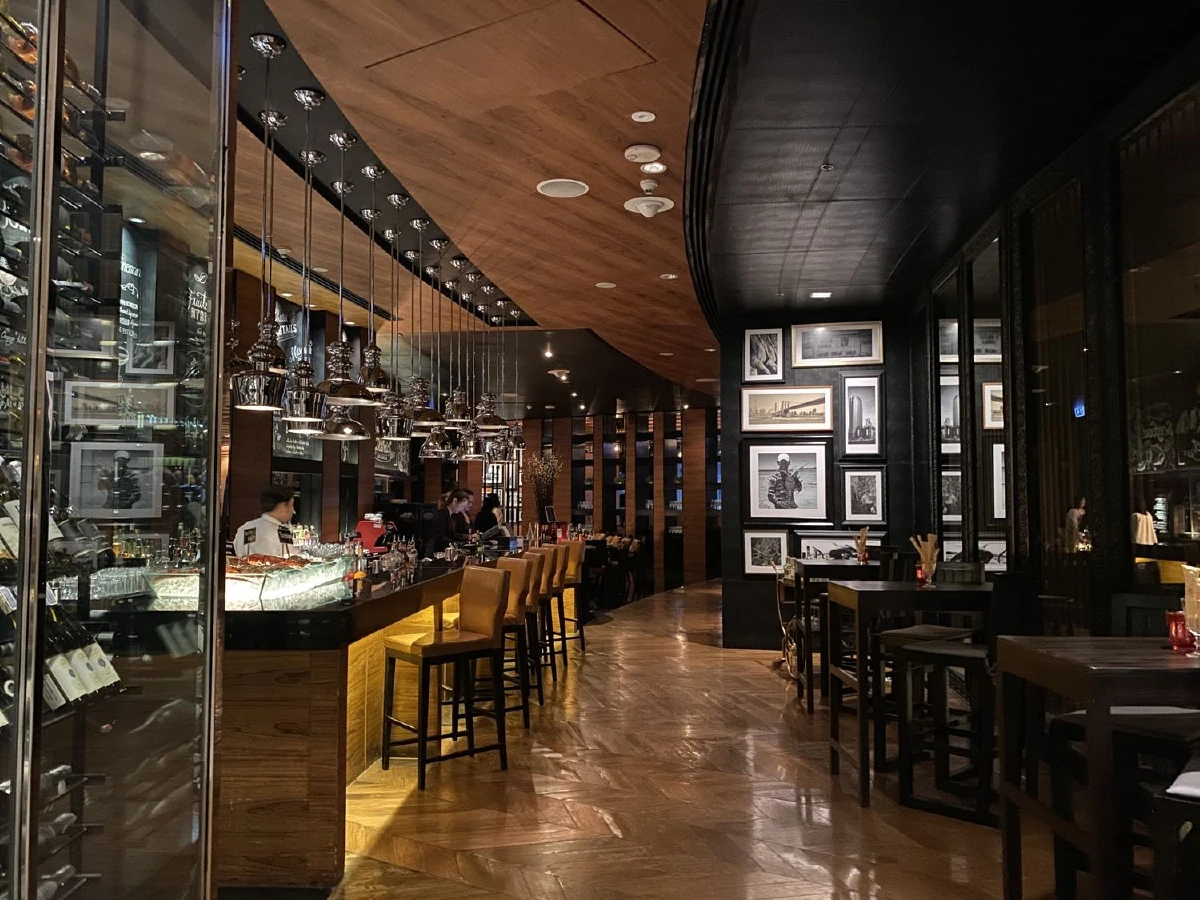 เดอะ ดิสทริคท์ กริลล์ รูม แอนด์ บาร์ มาแล้วห้ามพลาดเมนูไหนบ้าง