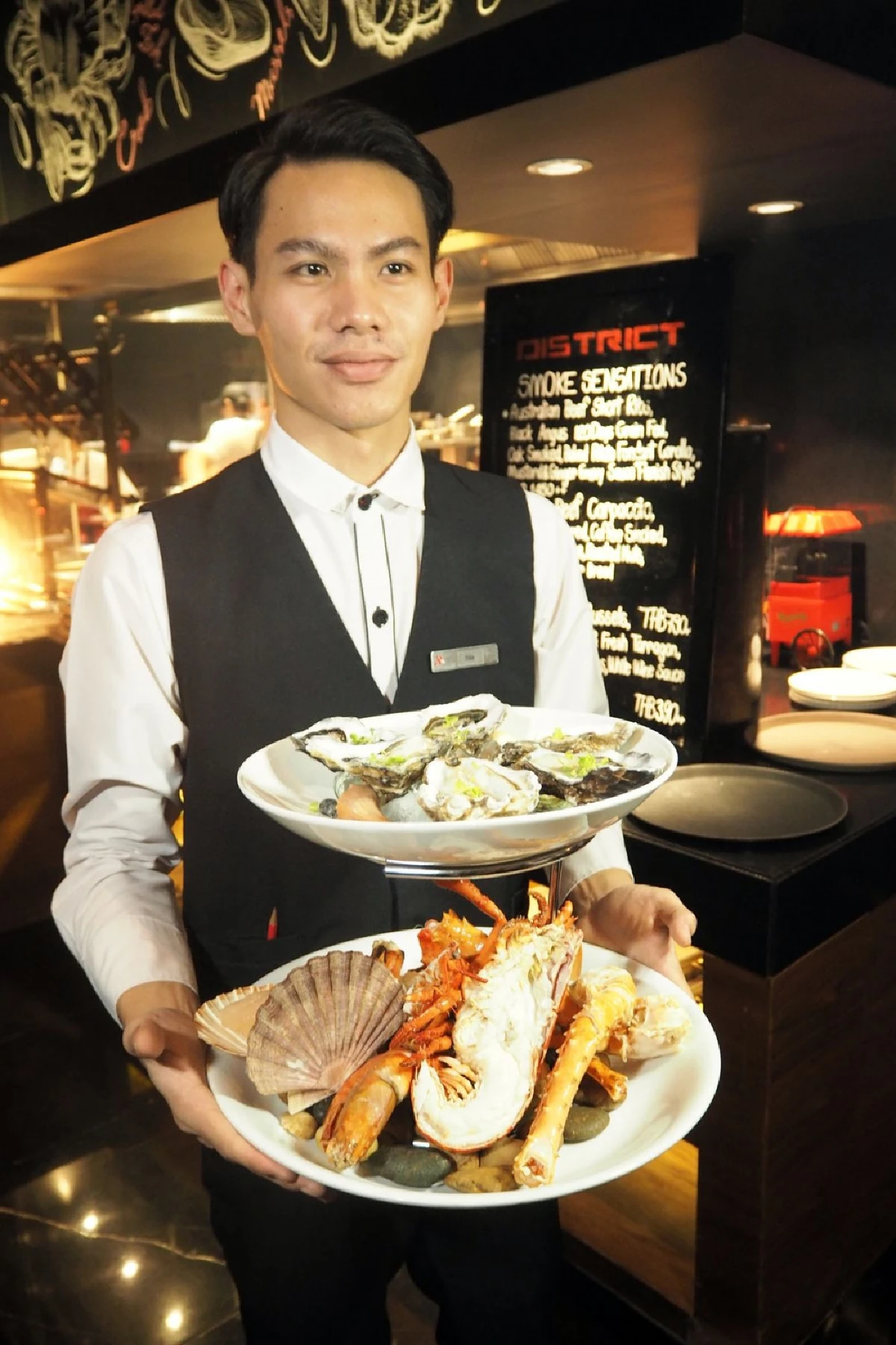 เดอะ ดิสทริคท์ กริลล์ รูม แอนด์ บาร์ มาแล้วห้ามพลาดเมนูไหนบ้าง