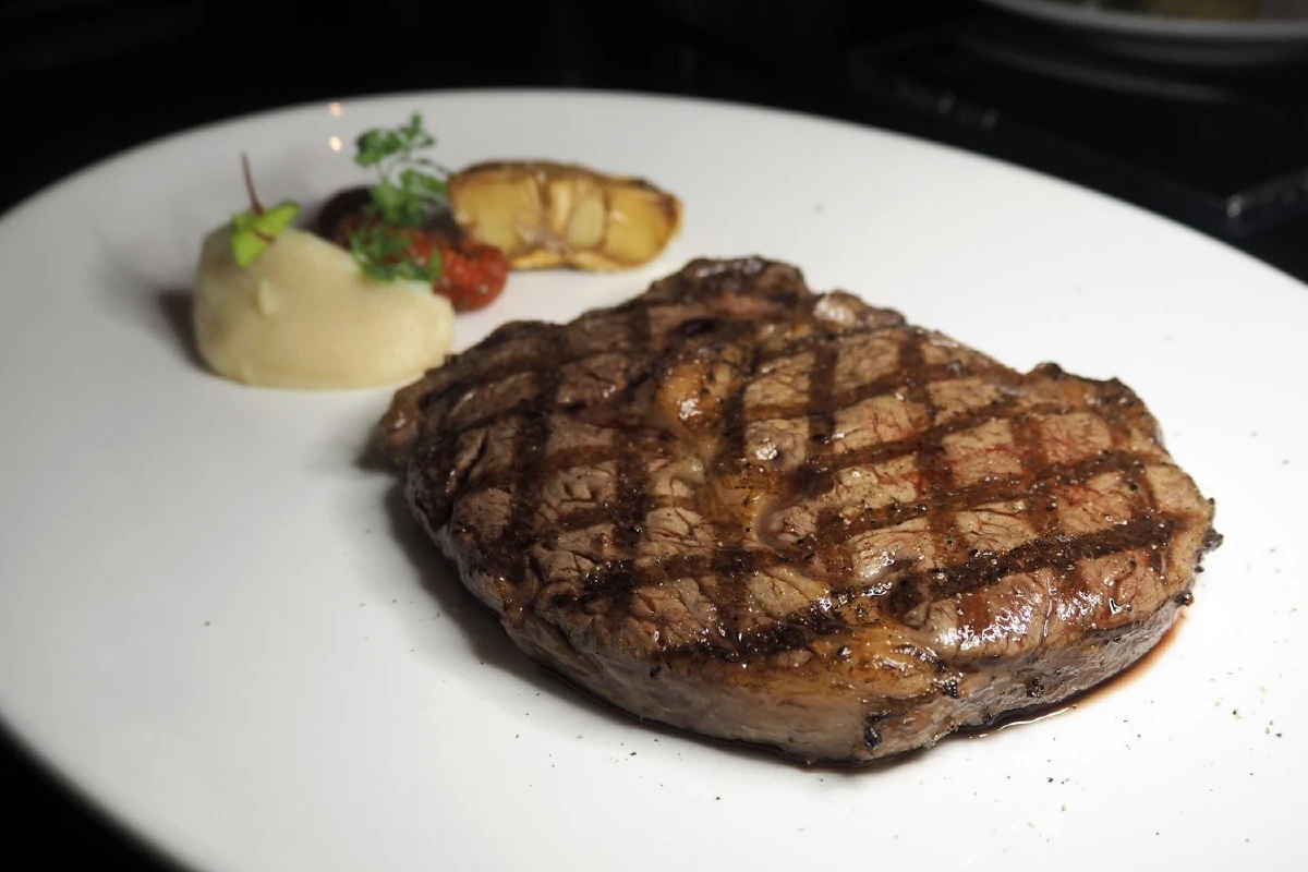 เดอะ ดิสทริคท์ กริลล์ รูม แอนด์ บาร์ มาแล้วห้ามพลาดเมนูไหนบ้าง