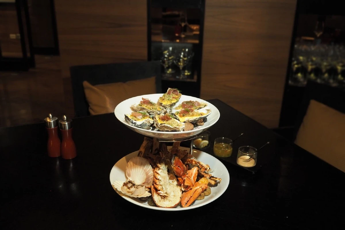 เดอะ ดิสทริคท์ กริลล์ รูม แอนด์ บาร์ มาแล้วห้ามพลาดเมนูไหนบ้าง