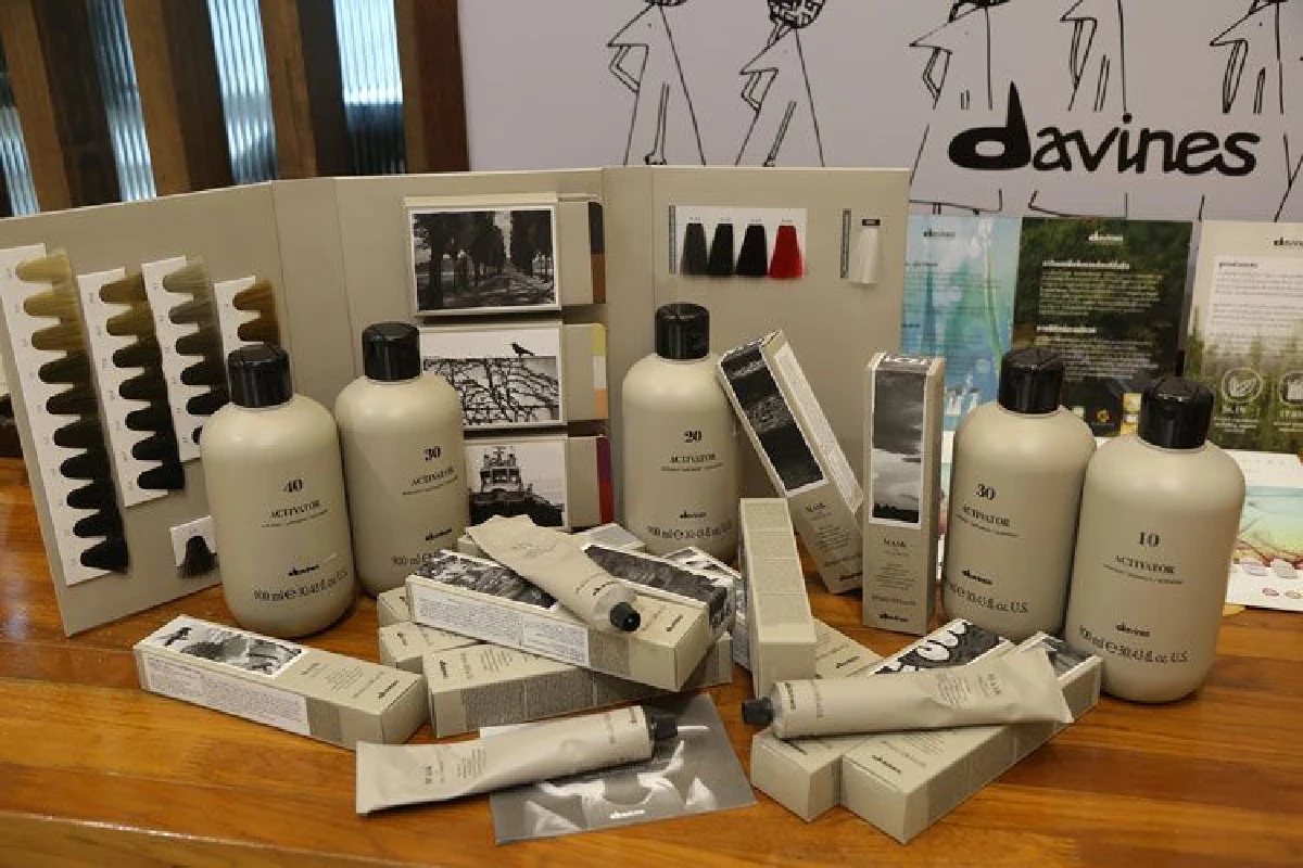Cut&Curl จับมือ Davines Thailand ผลักดัน Clean Color เลือก Mask with Vibrachrom (มาส์ค วิธ ไวบร้าโครม) ผลิตภัณฑ์ทำสีผมสายกรีนเอาใจคนรักการทำสีผมที่ใส่ใจสุขภาพ