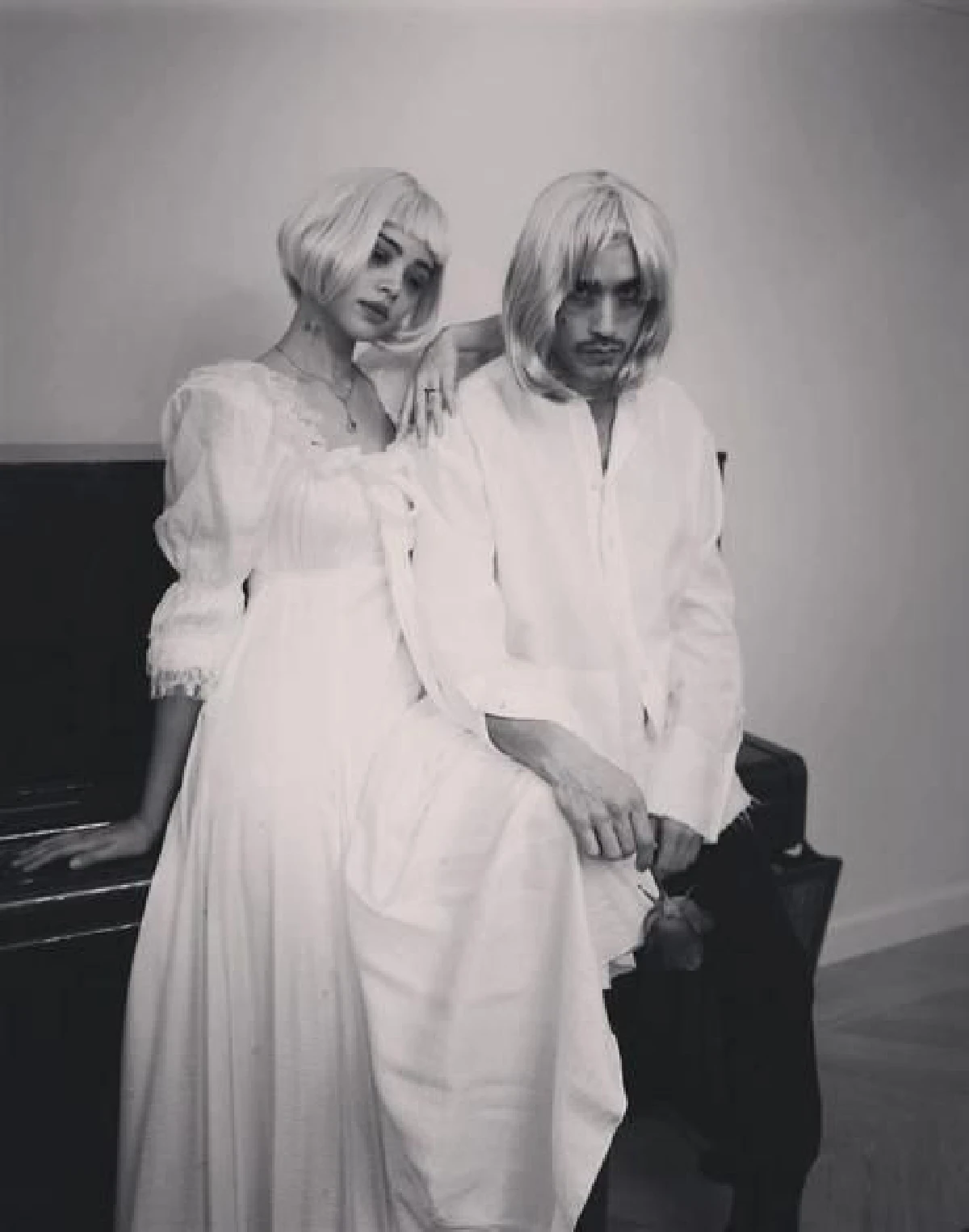 ฮาโลวีนนี้หวานมาก "ณเดชน์-ญาญ่า"  แปลงร่างเป็นผีคู่รัก พร้อมกอดกันเบาๆ