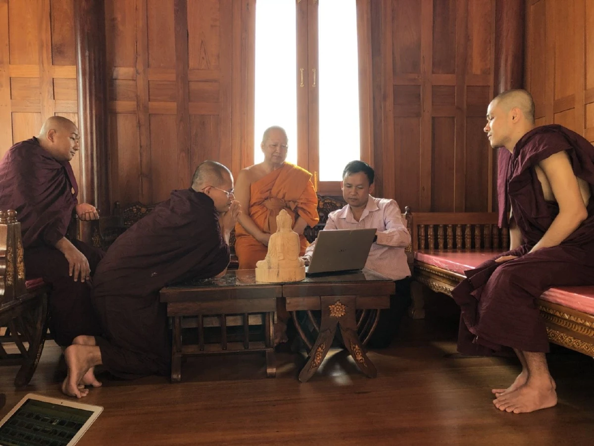 สานสัมพันธ์..สงฆ์สองแผ่นดิน