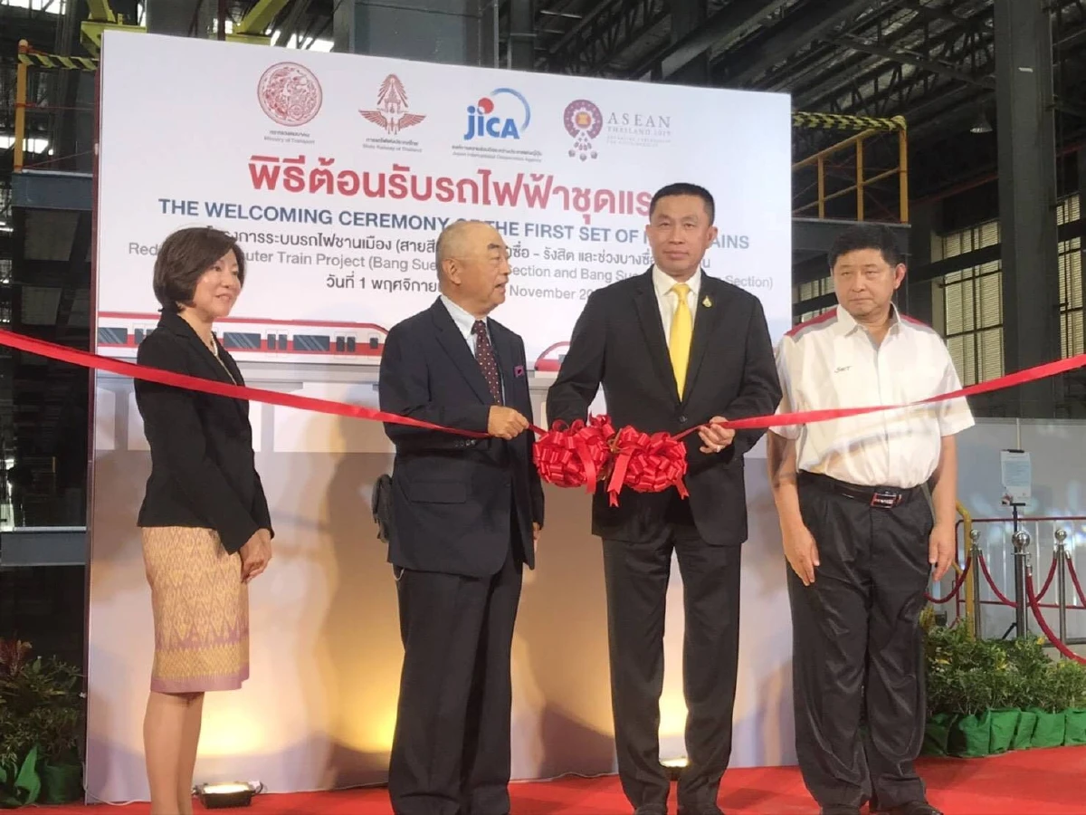 มาแล้ว!! ขบวนรถไฟฟ้าชานเมืองสายสีแดง "ศักดิ์สยาม" บอกพร้อมให้บริการ ม.ค. 64 ค่าโดยสาร 14-47 บาท