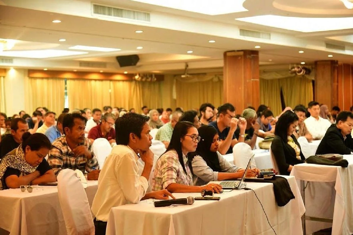 ธนาธรลงใต้ปลุกแก้รธน. คืนอำนาจแท้จริงให้ประชาชน