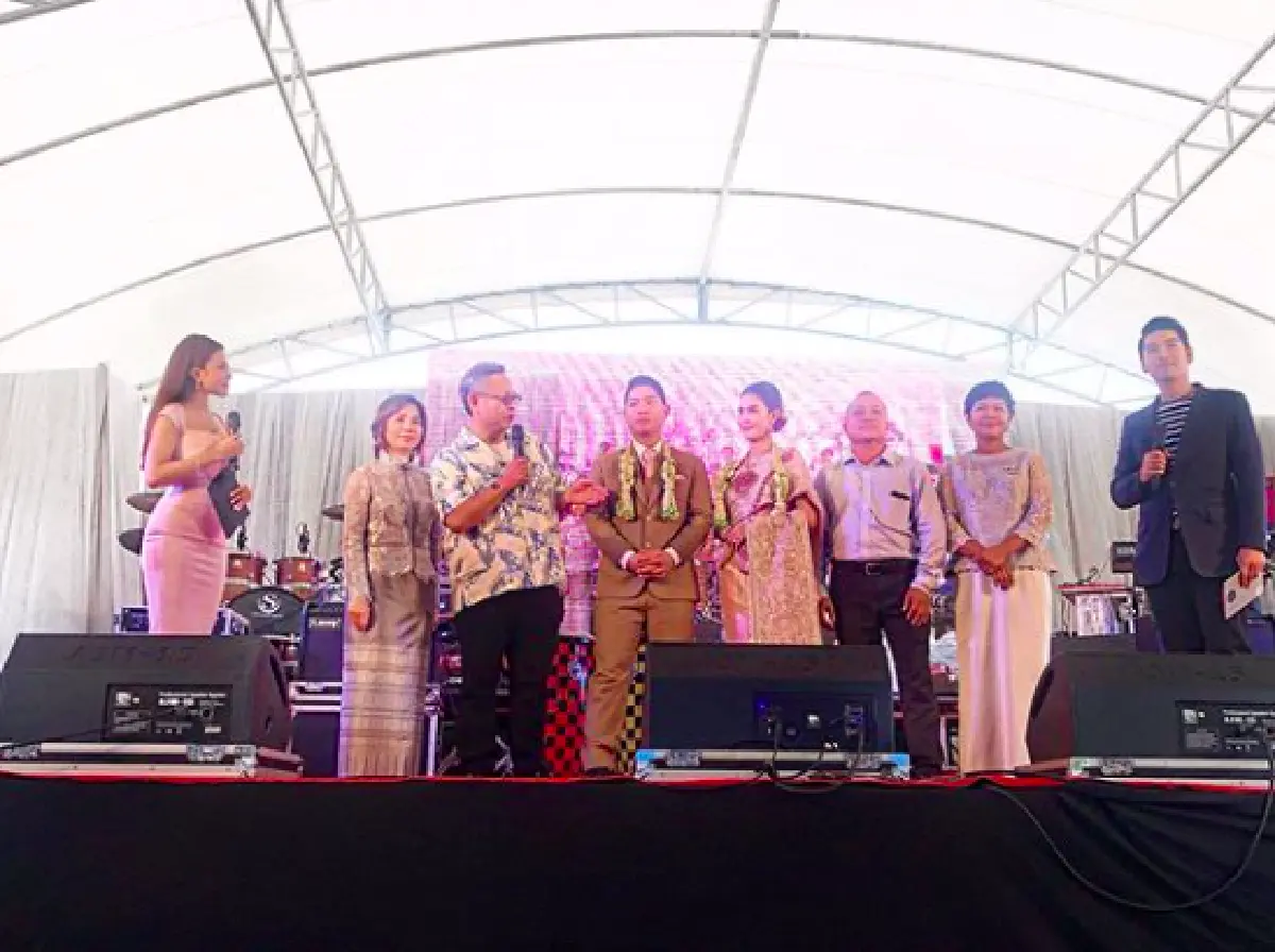 "เปา-เอิร์ธ" แต่งแล้ว! จูงมือเข้าพิธีวิวาห์แบบไทยสุดอุบอุ่น ที่บ้านเจ้าสาว สุพรรณบุรี