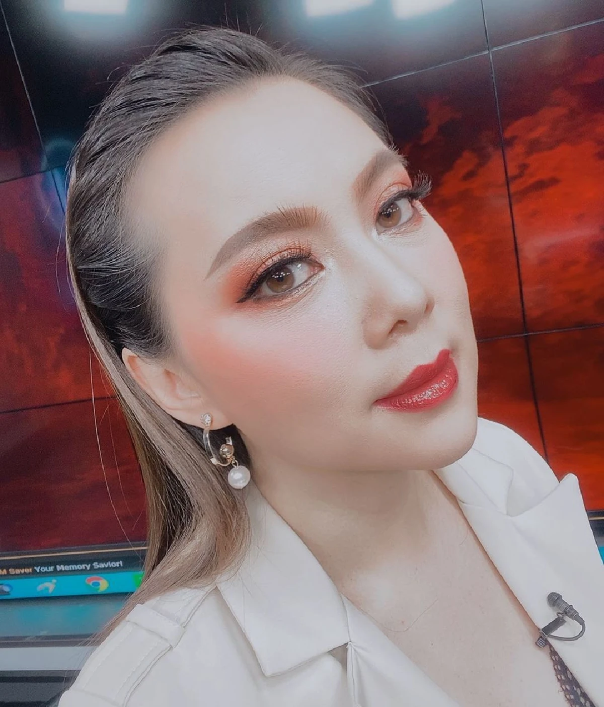 "บุ๋ม ปนัดดา” เตรียมคำถามแรกให้  “แม่มณี” ใช้แอปพลิเคชั่นอะไรแต่งรูป