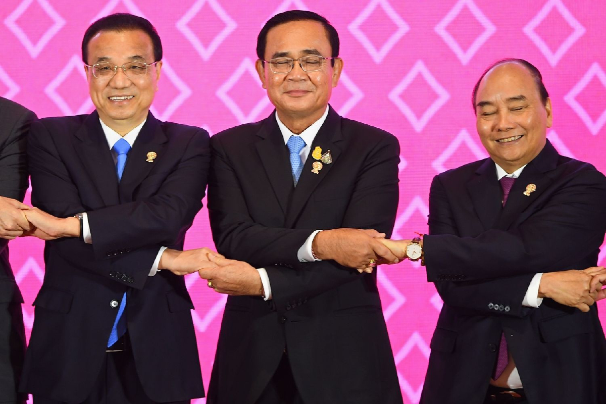 อาเซียนจะต้องไม่ตกเป็นเครื่องมือของทั้งจีนและสหรัฐ อาเซียนจะต้องไม่ตกเป็นเครื่องมือของทั้งจีนและสหรัฐ