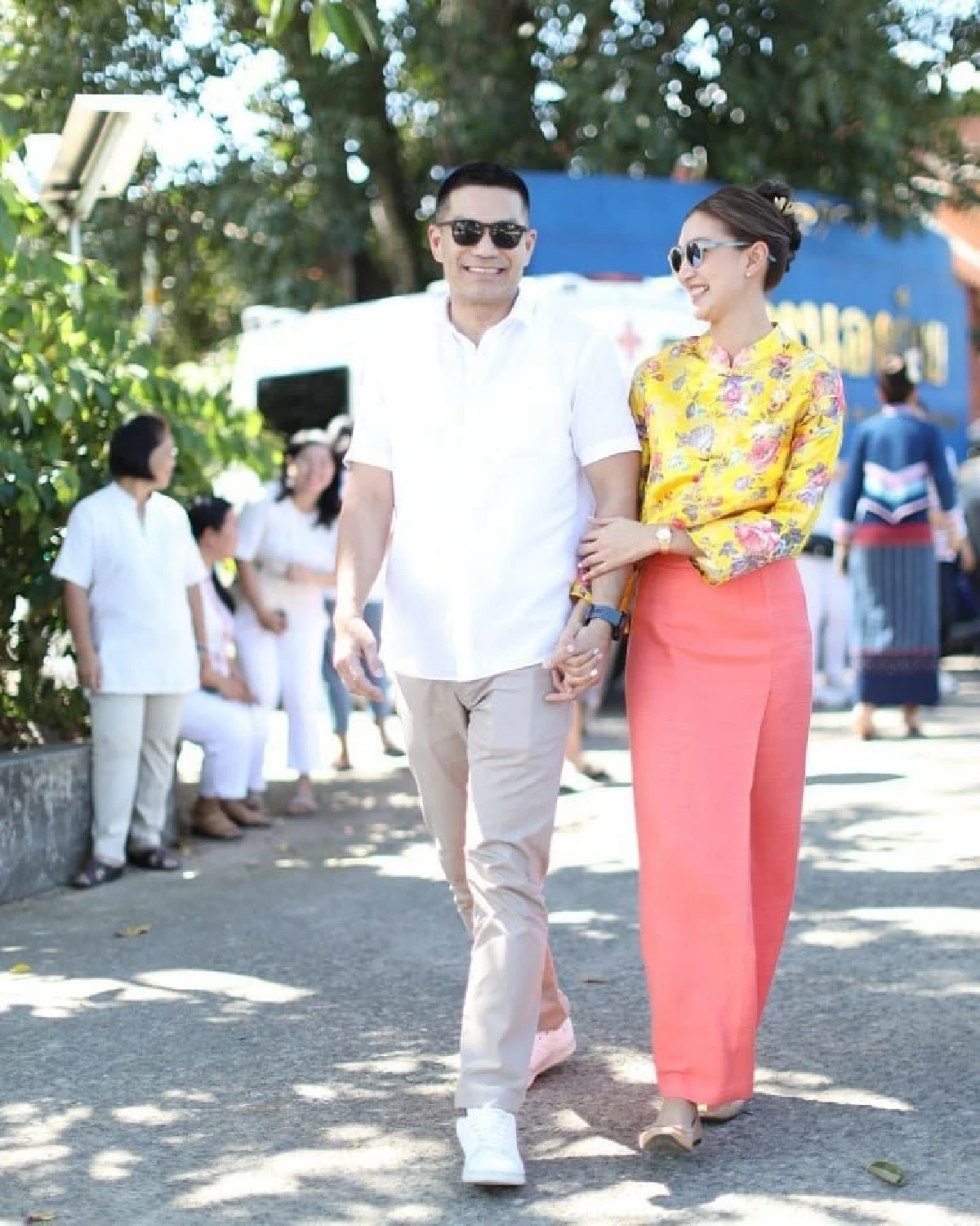 คู่รักสายบุญ! "แพนเค้ก-สารวัตรหมี” แท็กทีมสร้างกุศล พากันทำบุญที่เชียงใหม่