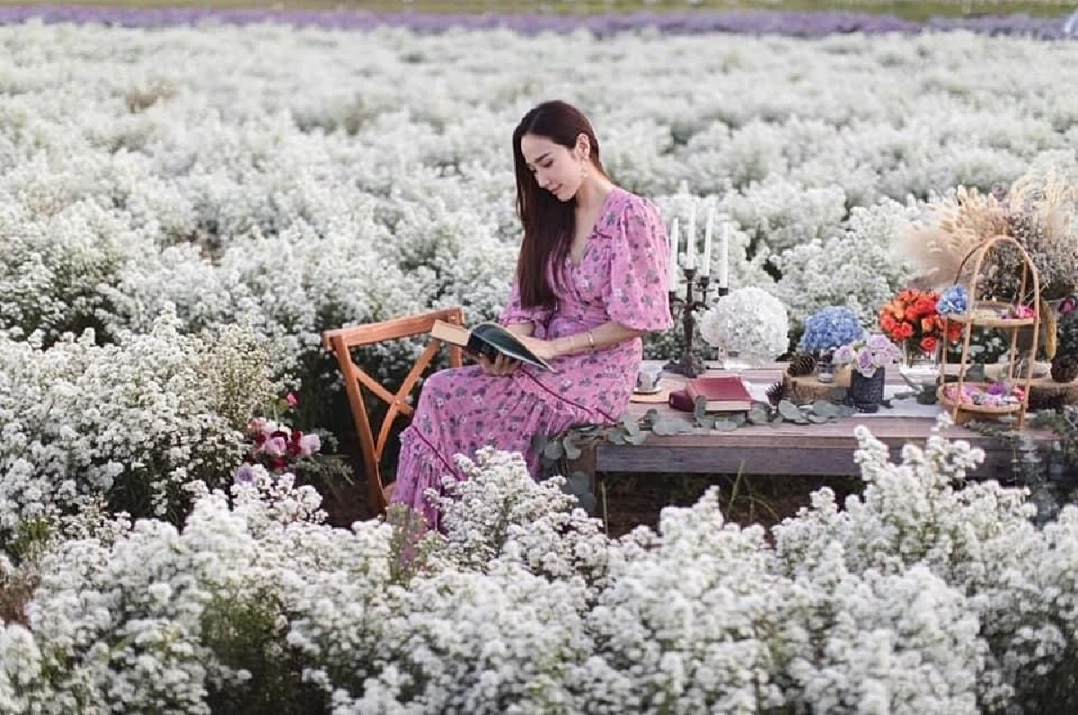 ทริปพิเศษ "อั้ม พัชราภา” ควงแขน "ไฮโซพก” เที่ยวฟาร์มดอกไม้สุดโรแมนติก ที่เชียงใหม่