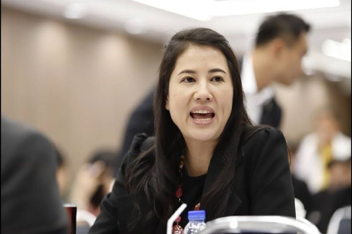 “ปารีณา”ติง "วัฒนา" อย่าเปรียบเทียบ"ทักษิณ"กับ"ประยุทธ์" “ปารีณา”ติง "วัฒนา" อย่าเปรียบเทียบ"ทักษิณ"กับ"ประยุทธ์"