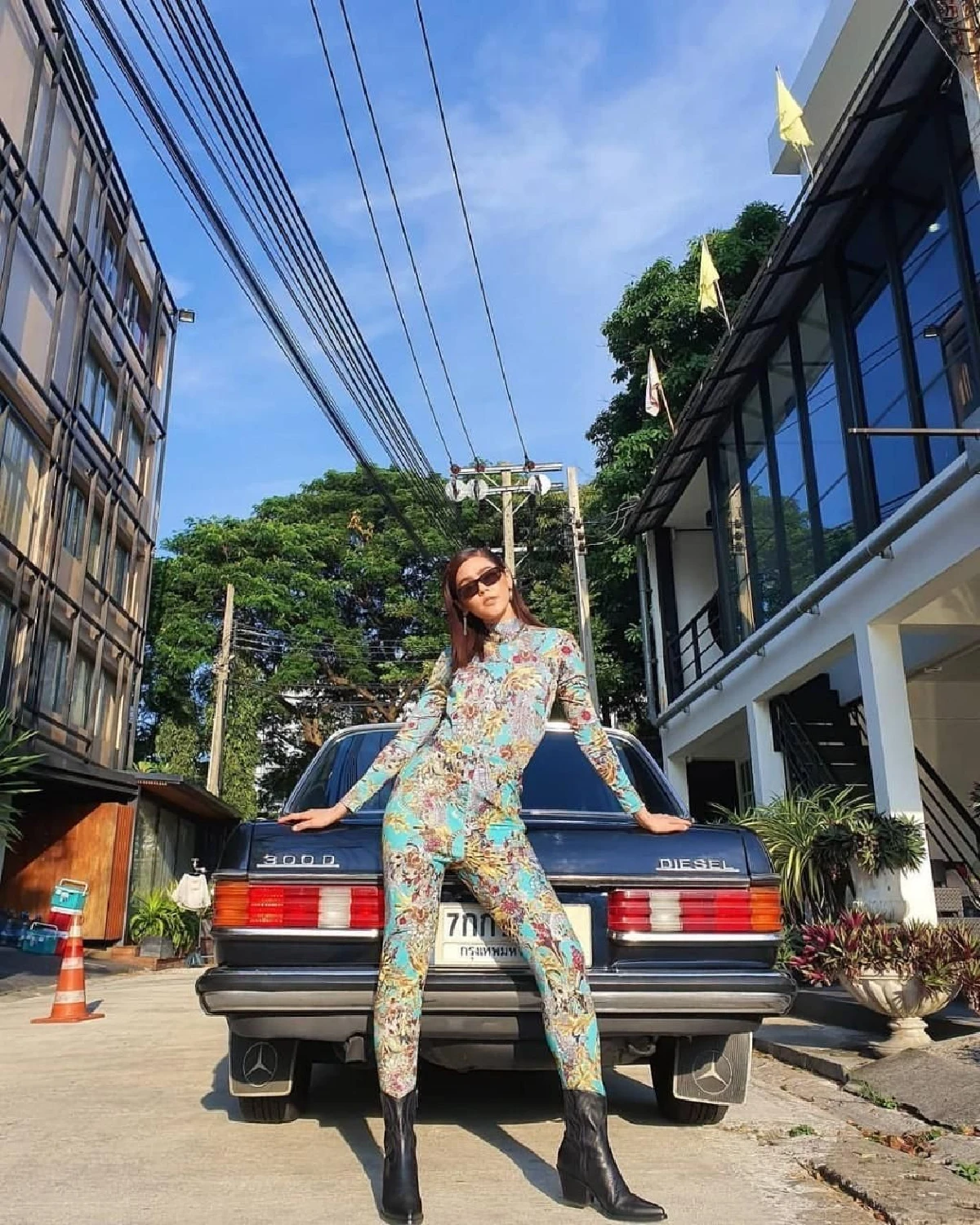 เหล่าคนบันเทิงสาวกับแฟชั่นสุดฮิตในตอนนี้ ..ชุดลายตาแนบเนื้อ ไม่เป๊ะจริงใส่ไม่ได้!