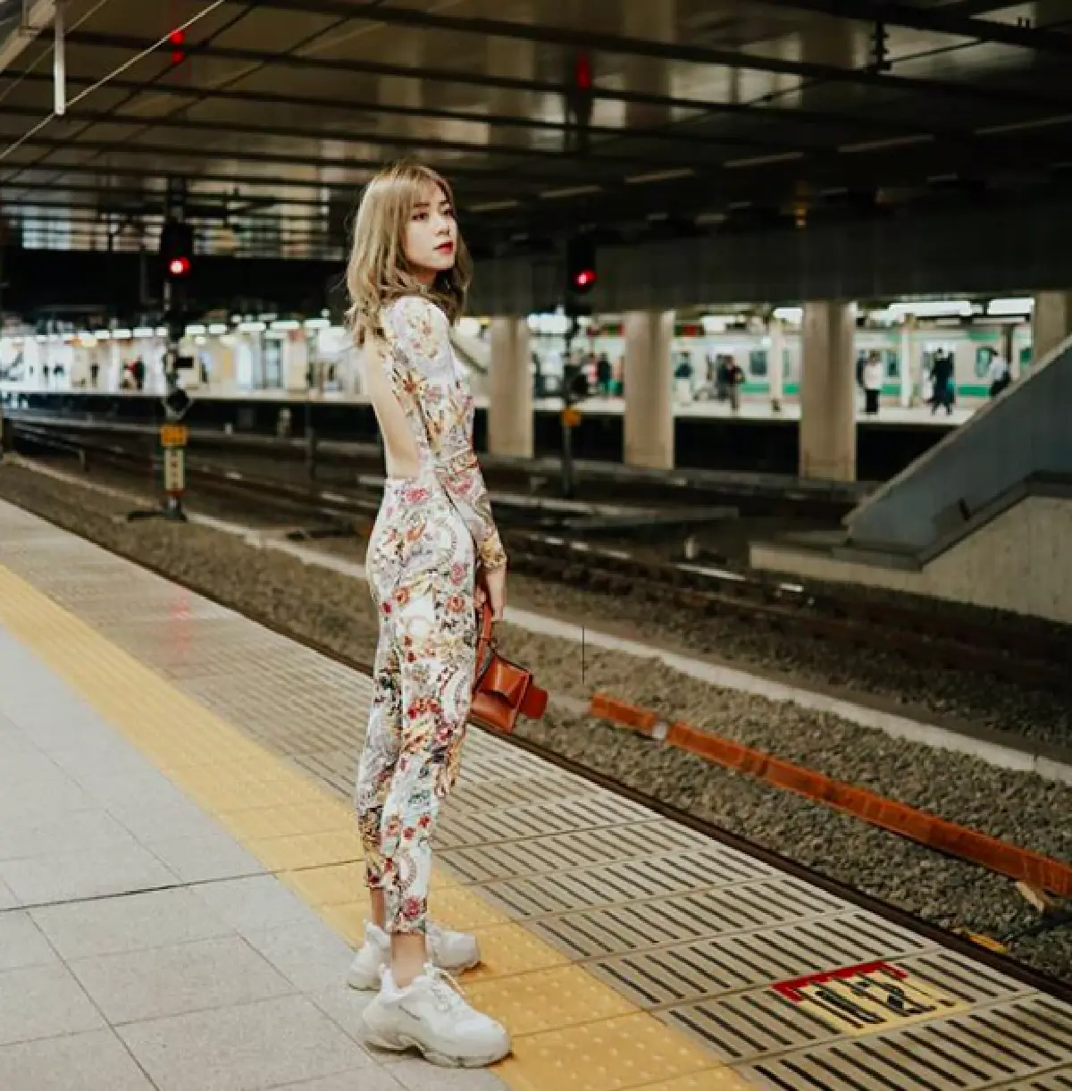 เหล่าคนบันเทิงสาวกับแฟชั่นสุดฮิตในตอนนี้ ..ชุดลายตาแนบเนื้อ ไม่เป๊ะจริงใส่ไม่ได้!