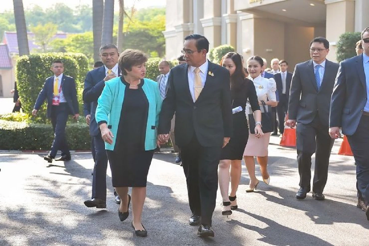 "บิ๊กตู่" ต้อนรับ ผู้บริหารไอเอ็มเอฟ พาทัวร์ ทำเนียบรัฐบาล