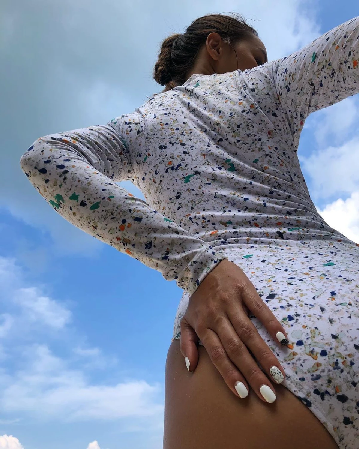 คารีสา สปริงเก็ตต์ นุ่งบิกินี่อวดหุ่นแซ่บจัดเต็มด้วยท่าโยคะสุดสตรอง