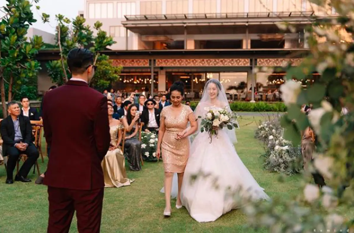 “กวินท์-ปุ้มปุ้ย” ควงคู่เข้าสู่ประตูวิวาห์ ท่ามกลางบรรยากาศสุดโรแมนติกที่พัทยา