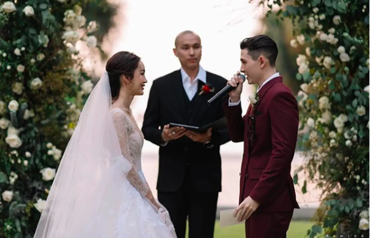 “กวินท์-ปุ้มปุ้ย” ควงคู่เข้าสู่ประตูวิวาห์ ท่ามกลางบรรยากาศสุดโรแมนติกที่พัทยา