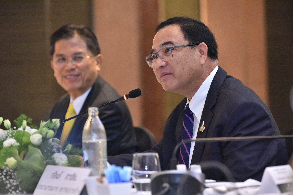 กกร. ห่วงเศรษฐกิจไทย จี้รัฐ-แบงก์ชาติทบทวนนโยบายค่าเงิน หวังพยุงส่งออก กกร. ห่วงเศรษฐกิจไทย จี้รัฐ-แบงก์ชาติทบทวนนโยบายค่าเงิน หวังพยุงส่งออก