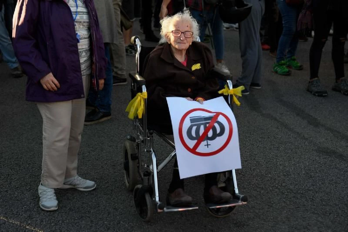 ชาวคาตาลันชุมนุมประท้วงราชวงศ์สเปน