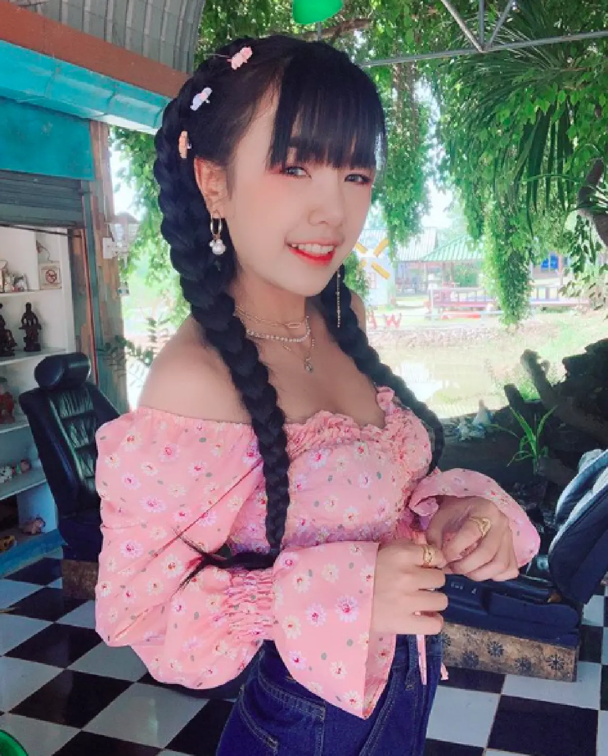 ให้รางวัลตัวเองบ้าง! "เจนนี่ ได้หมดถ้าสดชื่น” ถอยรถรถสปอร์ตสุดหรู เป็นของขวัญรับปริญญา