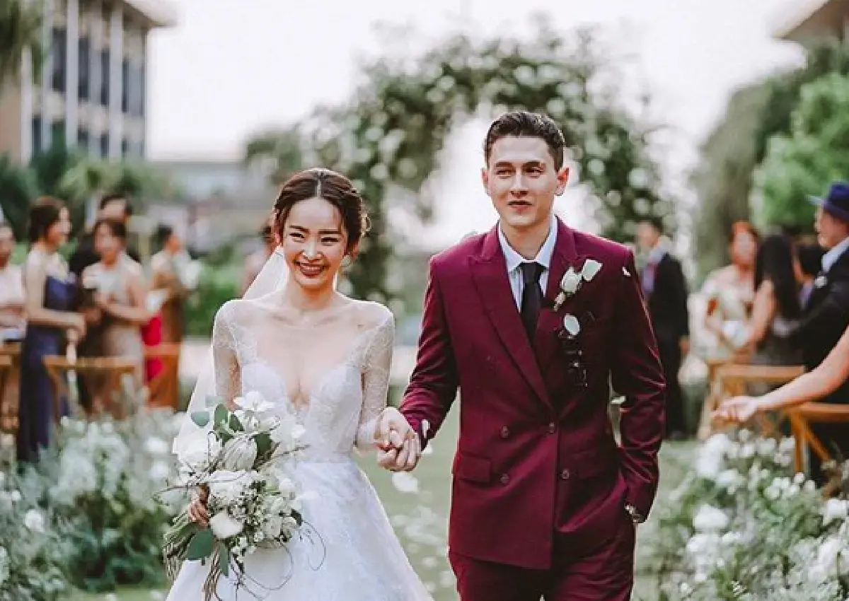 “กวินท์-ปุ้มปุ้ย” ควงคู่เข้าสู่ประตูวิวาห์ ท่ามกลางบรรยากาศสุดโรแมนติกที่พัทยา