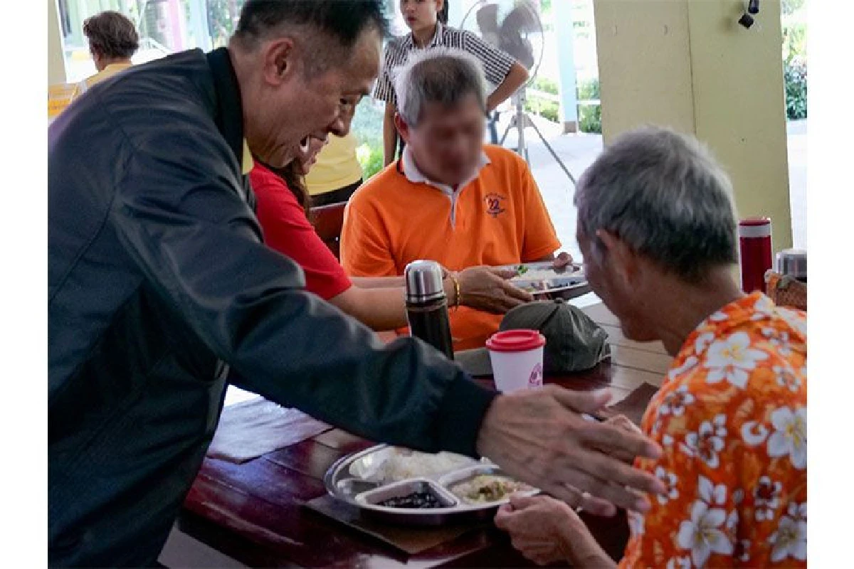 สายการบินไทย ไลอ้อน แอร์ จิตอาสาทาดีเพื่อสังคม ร่วมเลี้ยงอาหารกลางวันให้แก่ผู้สูงอายุ