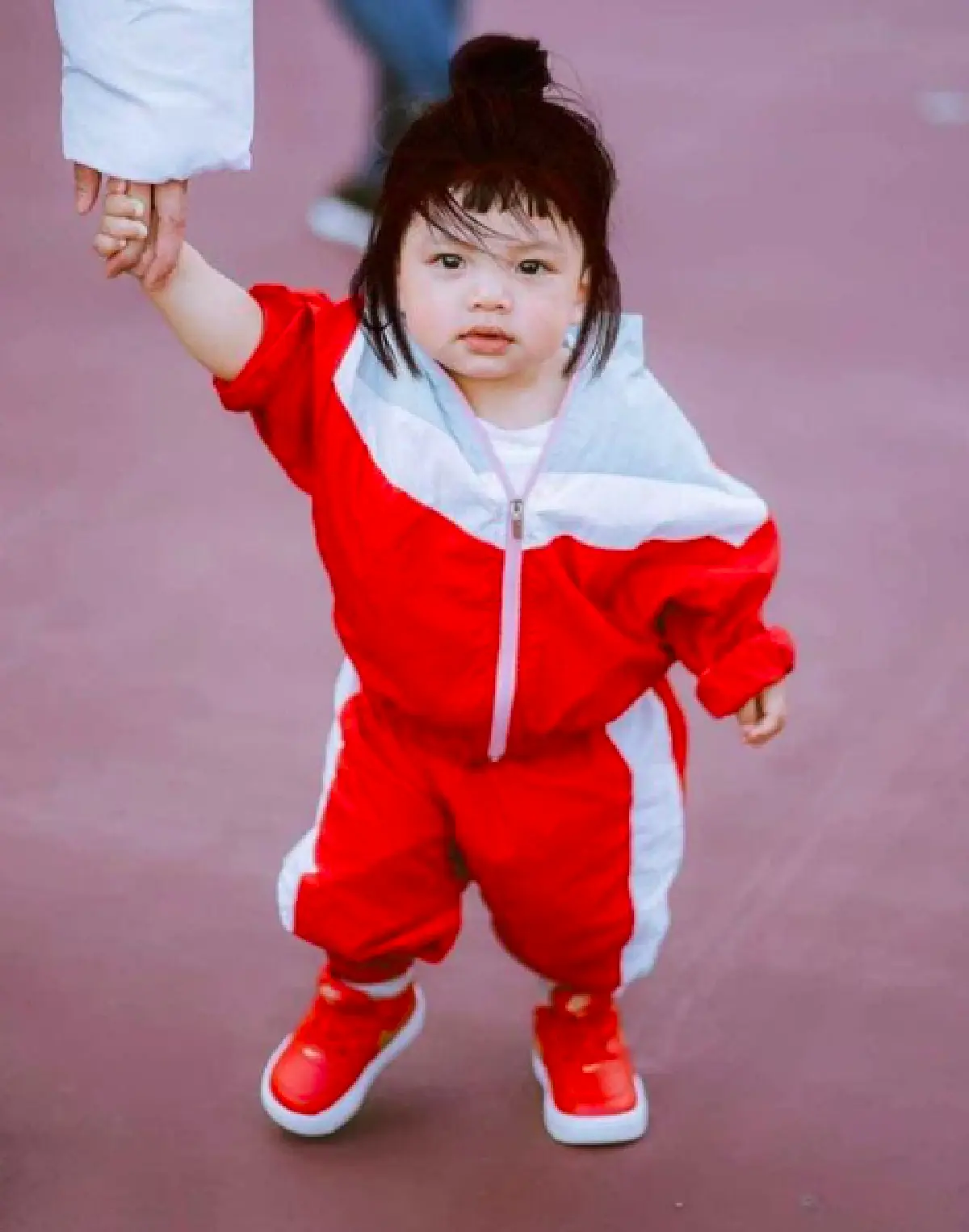 “นิวเคลียร์” สุดฮา! จับลูกชาย "น้องไทก้า” แต่งผมแบบผู้หญิง จนอดเอ็นดูไม่ได้จริงๆ