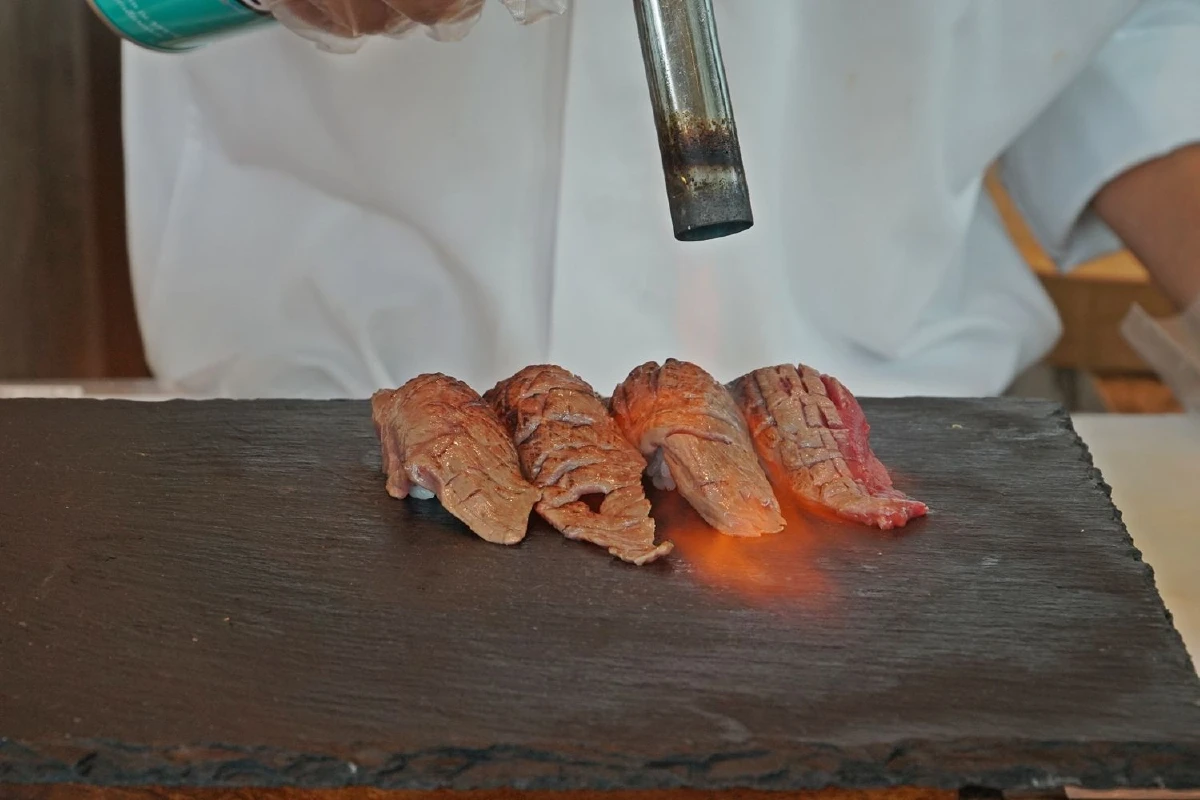 กินบุฟเฟ่ต์มื้อสายวันอาทิตย์แบบไม่ธรรมดา ที่ 'ดิ โอเอซิส'