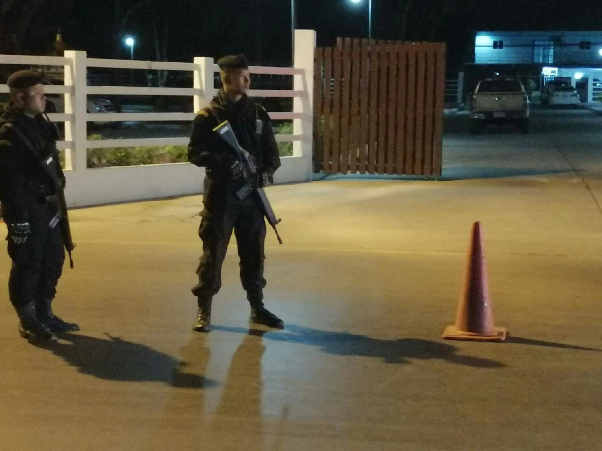 กัมพูชาติดประกาศจับสม รังสีกับพวกข้อหากบฏ