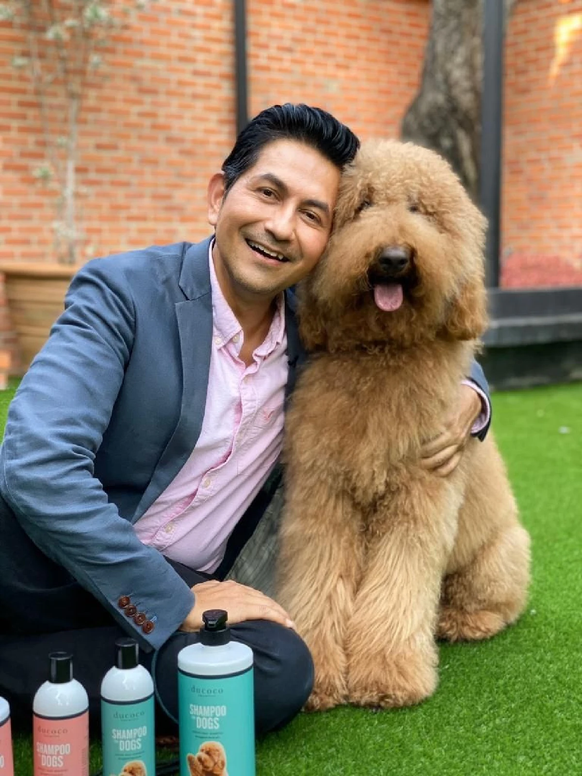 DUCOCO! "ดุ๊ก ภาณุเดช” กับชีวิตเรียบง่ายในบ้านแสนอบอุ่น และบรรดาน้องหมาตัวโตสุดน่ารัก