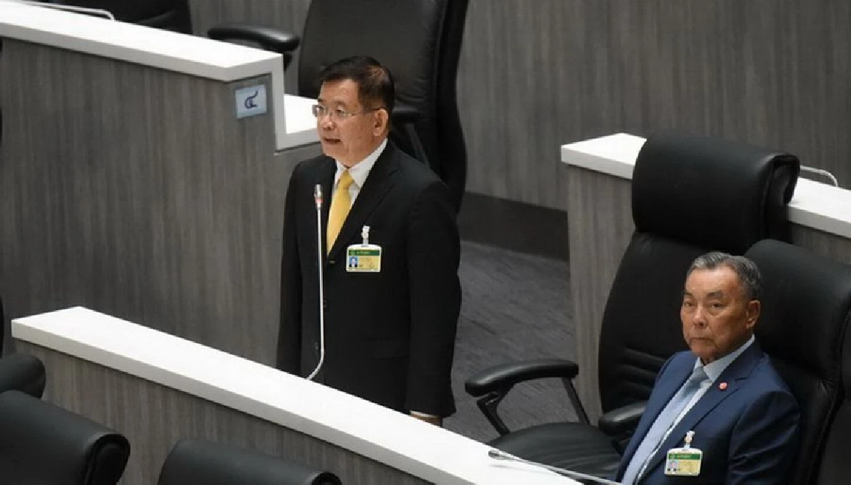 2 ส.ว.ใหม่ร่วมประชุมวุฒิสภาครั้งแรกพร้อมปฎิญาณตนก่อนเข้าปฎิบัติหน้าที่