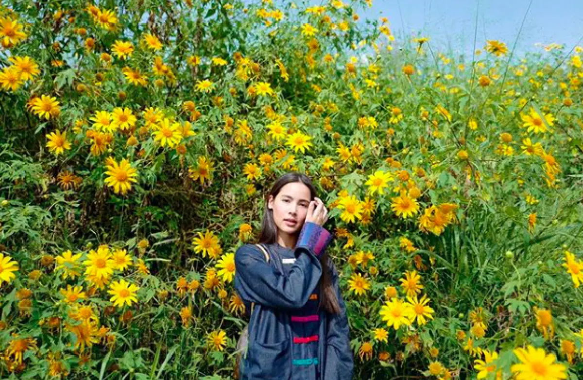 “ญาญ่า” ตามรอย “พี่อั้ม” เที่ยวฟาร์มดอกไม้สวยๆ งดงามไม่แพ้กัน