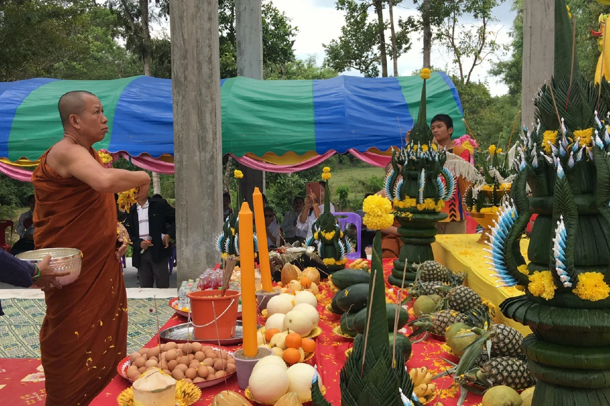 ชมรมครูเก่าสวนกุหลาบฯชวนร่วมประมูลพระนาคปรกลำดับเลขสวย-เททองหล่อพระประธาน