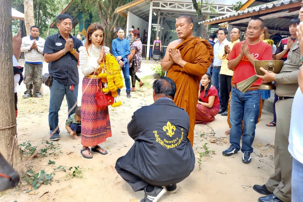 เจ้าแม่แอนนี่ ผู้บริหารค่ายเพลงนายพลฯ นำทีมผู้ใจบุญไถ่ชีวิตกระบือ