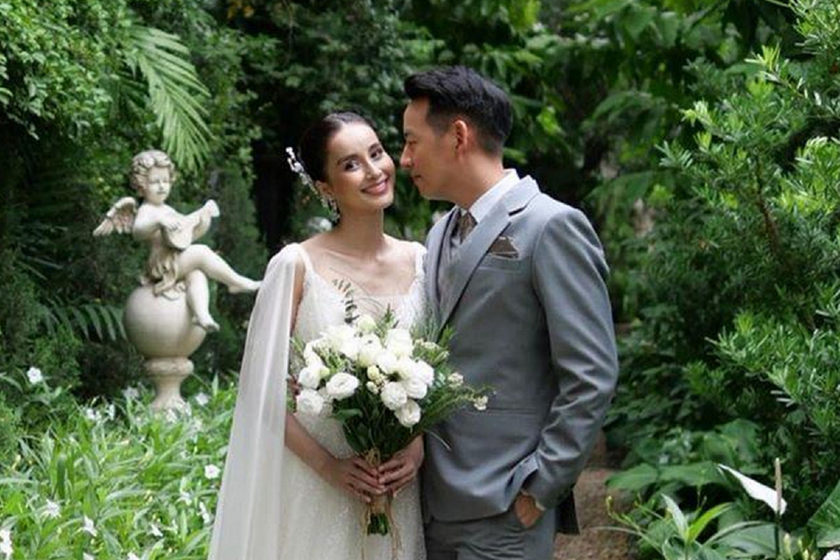 น้ำฝน พัชรินทร์-อาร์ม พิพัฒน์ เผยภาพหวานในชุดแต่งงานสุดโรแมนติก น้ำฝน พัชรินทร์-อาร์ม พิพัฒน์ เผยภาพหวานในชุดแต่งงานสุดโรแมนติก