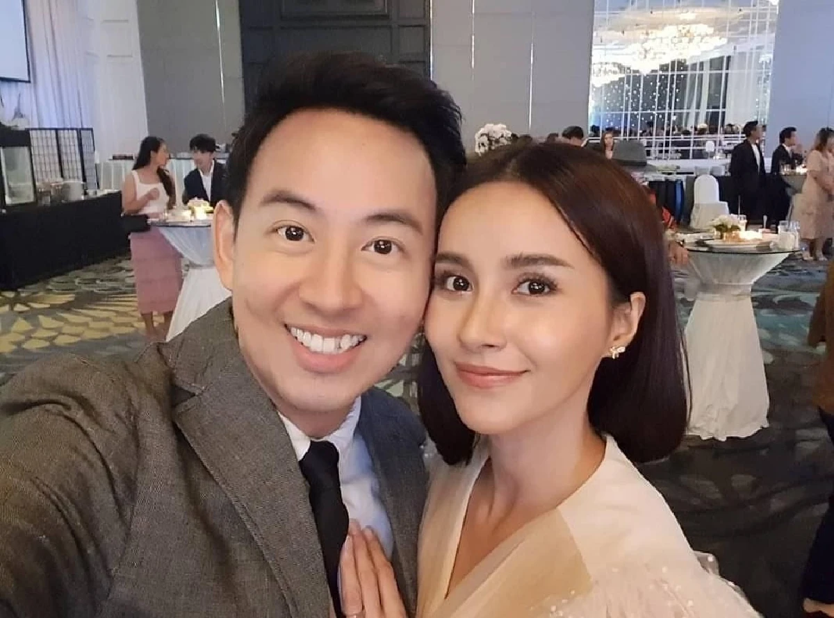 น้ำฝน พัชรินทร์-อาร์ม พิพัฒน์ เผยภาพหวานในชุดแต่งงานสุดโรแมนติก