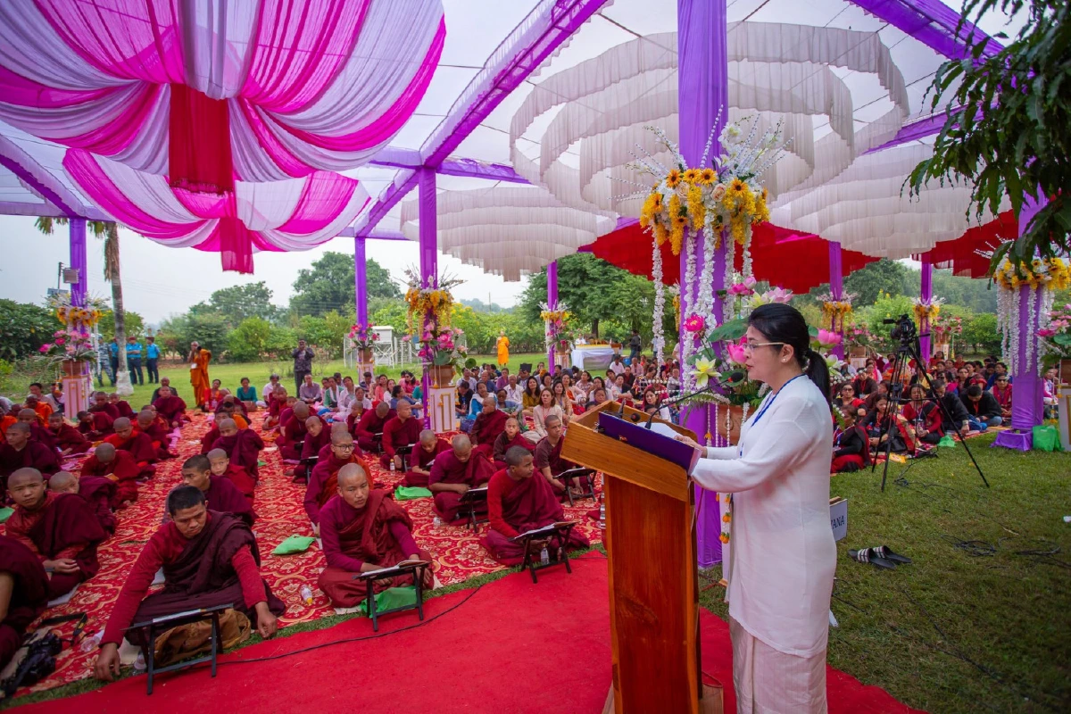 "สุดารัตน์"ร่วมพิธีใหญ่สาธยายพระไตรปิฎกโลกครั้งที่ 2 ที่ลุมพินีสถาน
